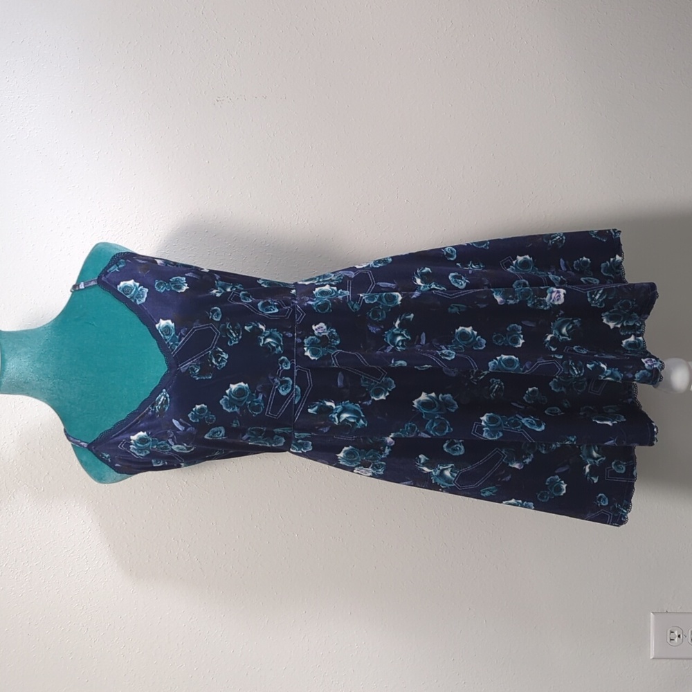 Velvet coffin flower dress